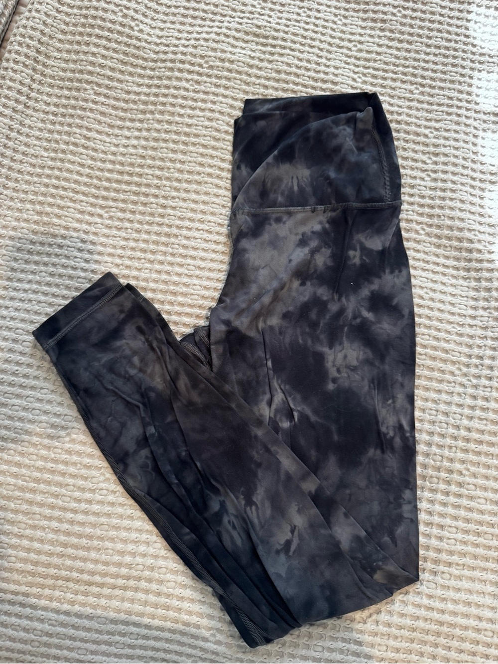 Lululemon Tie-Dye Black & Charcoal Align High-Waist Leggings